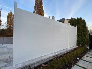 Horizontal Privacy Aluminum Fence Installed in Richmond Hill